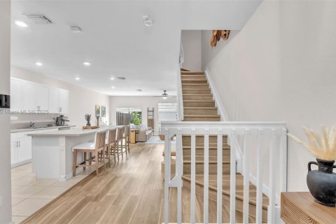 Adosado en venta en Homestead, Florida, 3 dormitorios, 164.62 m2 № 1960170 - foto 3