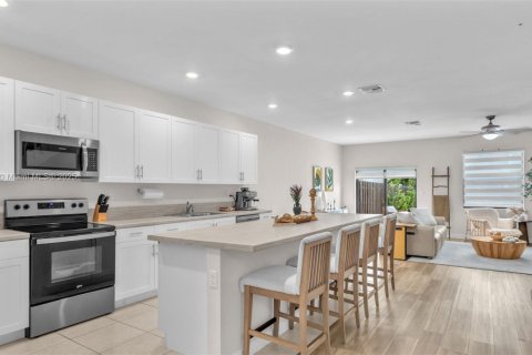 Adosado en venta en Homestead, Florida, 3 dormitorios, 164.62 m2 № 1960170 - foto 2