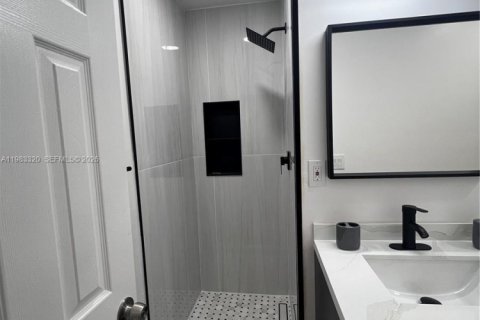 Снять в аренду виллу или дом в Форт-Лодердейл, Флорида 3 спальни, 136.01м2, № 2050216 - фото 21