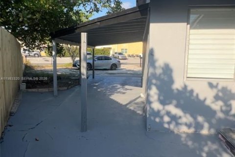 Снять в аренду виллу или дом в Форт-Лодердейл, Флорида 3 спальни, 136.01м2, № 2050216 - фото 6