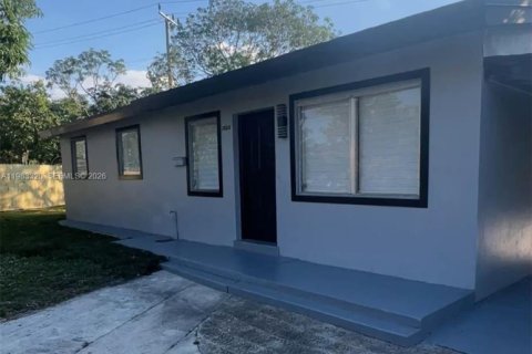 Дом в Форт-Лодердейл, Флорида 3 спальни, 136.01м2 № 2050216