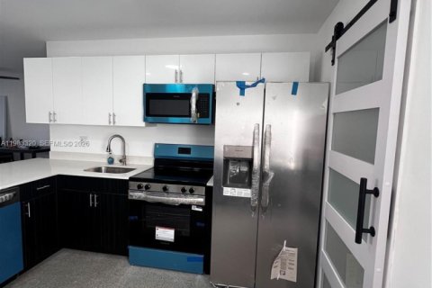 Снять в аренду виллу или дом в Форт-Лодердейл, Флорида 3 спальни, 136.01м2, № 2050216 - фото 25