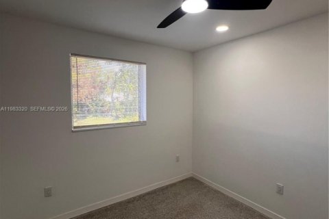 Снять в аренду виллу или дом в Форт-Лодердейл, Флорида 3 спальни, 136.01м2, № 2050216 - фото 11