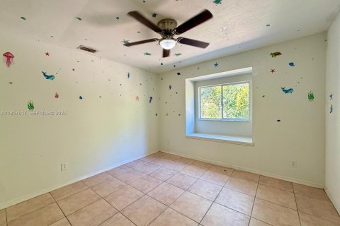 House in Naples, Florida 3 bedrooms, 181.72 sq.m. № 2011585 - photo 22