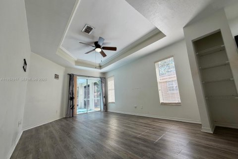 House in Naples, Florida 3 bedrooms, 181.72 sq.m. № 2011585 - photo 10