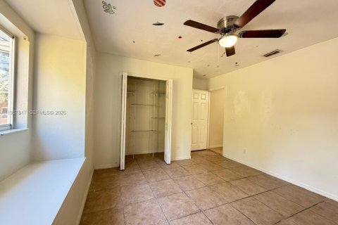 House in Naples, Florida 3 bedrooms, 181.72 sq.m. № 2011585 - photo 26