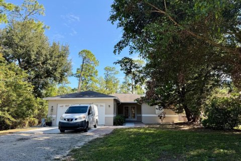 House in Naples, Florida 3 bedrooms, 181.72 sq.m. № 2011585 - photo 2