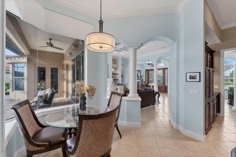 House in Lakewood Ranch, Florida 4 bedrooms, 396.97 sq.m. № 1624816 - photo 23
