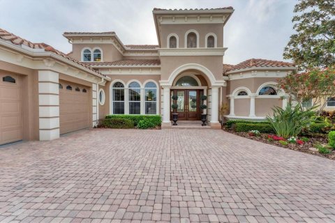 House in Lakewood Ranch, Florida 4 bedrooms, 396.97 sq.m. № 1624816 - photo 7