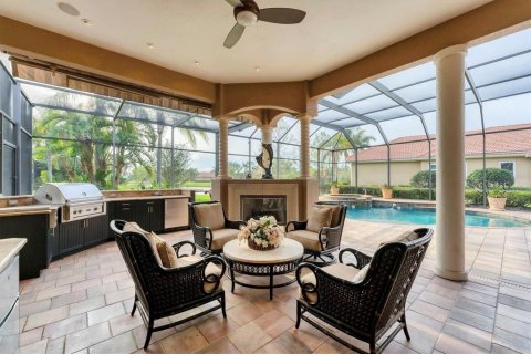 House in Lakewood Ranch, Florida 4 bedrooms, 396.97 sq.m. № 1624816 - photo 4