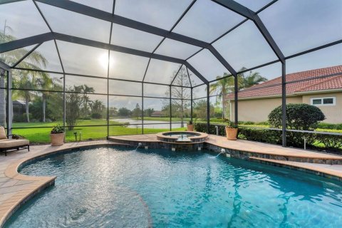 House in Lakewood Ranch, Florida 4 bedrooms, 396.97 sq.m. № 1624816 - photo 3