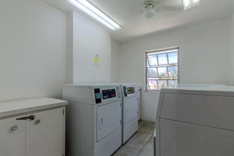 Купить кондоминиум в Форт-Лодердейл, Флорида 3 комнаты, 81.29м2, № 2183584 - фото 23