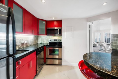 Купить кондоминиум в Майами, Флорида 2 спальни, 91.97м2, № 2001788 - фото 13