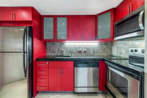 Купить кондоминиум в Майами, Флорида 2 спальни, 91.97м2, № 2001788 - фото 11