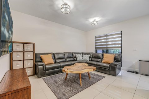 Купить таунхаус в Майами, Флорида 3 спальни, 154.22м2, № 2005264 - фото 5