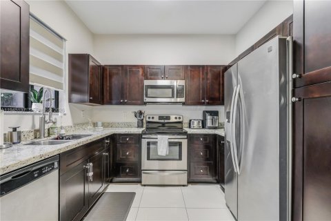 Купить таунхаус в Майами, Флорида 3 спальни, 154.22м2, № 2005264 - фото 11