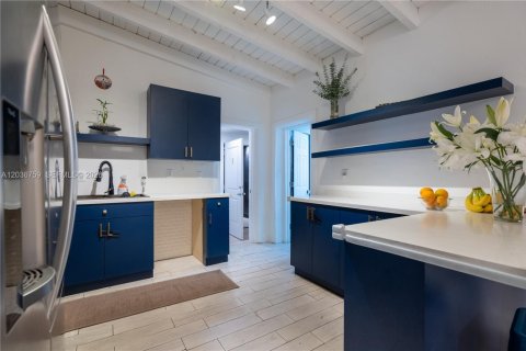 Villa ou maison à vendre à North Miami Beach, Floride: 2 chambres, 105.17 m2 № 2155016 - photo 16