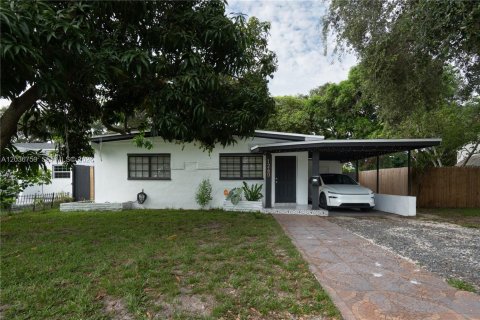 Villa ou maison à vendre à North Miami Beach, Floride: 2 chambres, 105.17 m2 № 2155016 - photo 6