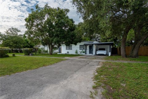 Villa ou maison à vendre à North Miami Beach, Floride: 2 chambres, 105.17 m2 № 2155016 - photo 5