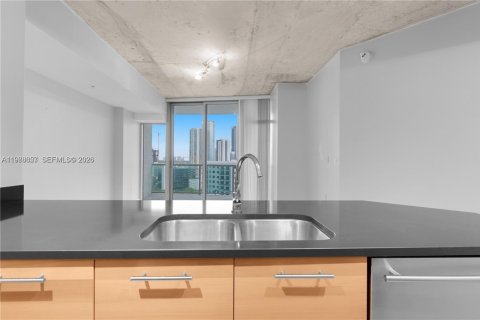 Copropriété à louer à Miami, Floride: 1 chambre, 79.99 m2 № 2051547 - photo 3