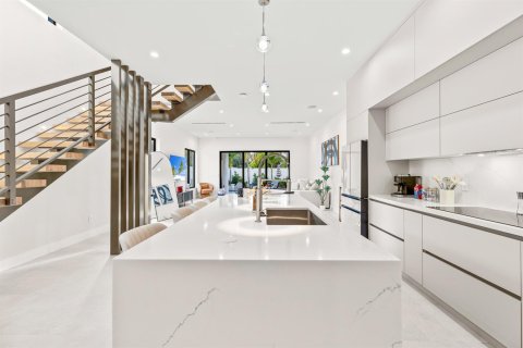 Touwnhouse à vendre à Fort Lauderdale, Floride: 3 chambres, 215.16 m2 № 2439302 - photo 4