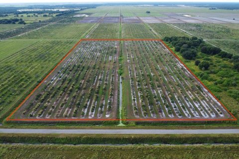 Land in Punta Gorda, Florida № 1916861 - photo 1