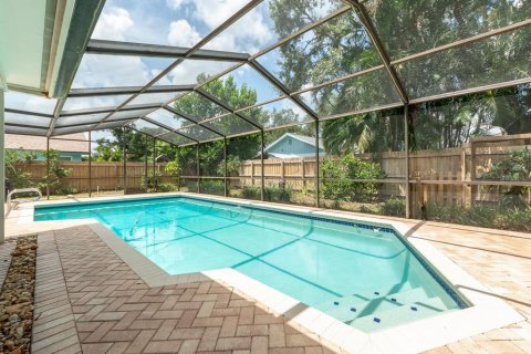 House in Clearwater, Florida 3 bedrooms, 178.09 sq.m. № 2200489 - photo 28