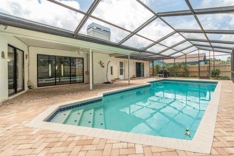 House in Clearwater, Florida 3 bedrooms, 178.09 sq.m. № 2200489 - photo 29