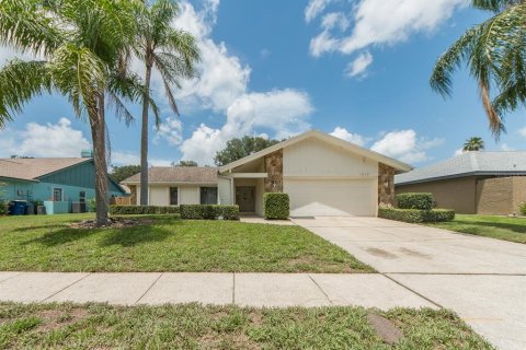 House in Clearwater, Florida 3 bedrooms, 178.09 sq.m. № 2200489 - photo 2