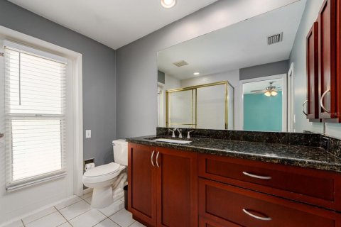 House in Clearwater, Florida 3 bedrooms, 178.09 sq.m. № 2200489 - photo 18