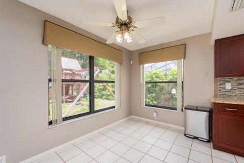 House in Clearwater, Florida 3 bedrooms, 178.09 sq.m. № 2200489 - photo 10