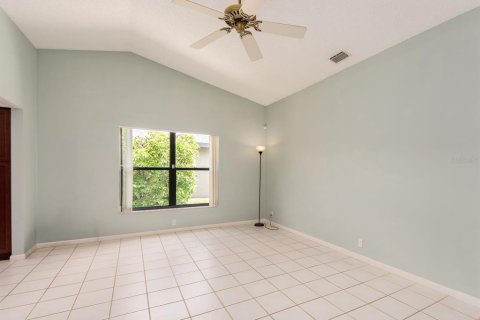 House in Clearwater, Florida 3 bedrooms, 178.09 sq.m. № 2200489 - photo 13