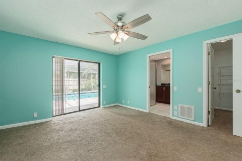 House in Clearwater, Florida 3 bedrooms, 178.09 sq.m. № 2200489 - photo 16