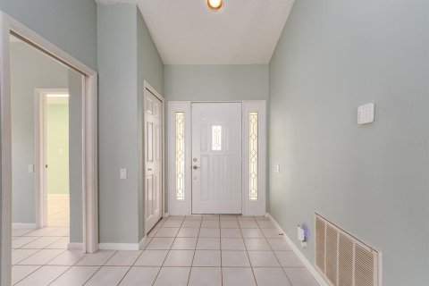 House in Clearwater, Florida 3 bedrooms, 178.09 sq.m. № 2200489 - photo 3