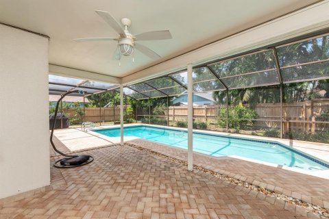 House in Clearwater, Florida 3 bedrooms, 178.09 sq.m. № 2200489 - photo 27