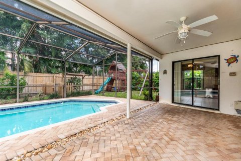 House in Clearwater, Florida 3 bedrooms, 178.09 sq.m. № 2200489 - photo 26
