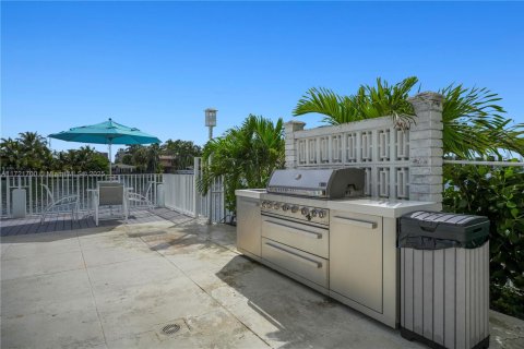 Condo in Bay Harbor Islands, Florida, 1 bedroom  № 1865758 - photo 10