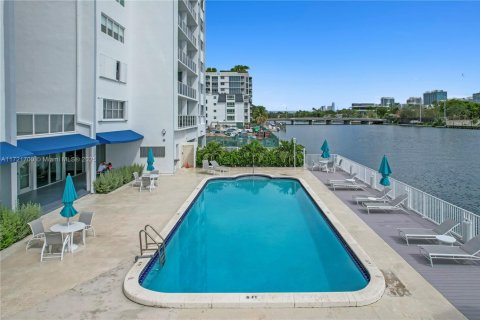 Condo in Bay Harbor Islands, Florida, 1 bedroom  № 1865758 - photo 8