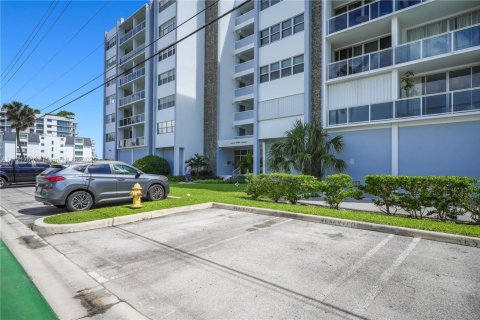 Condo in Bay Harbor Islands, Florida, 1 bedroom  № 1865758 - photo 7