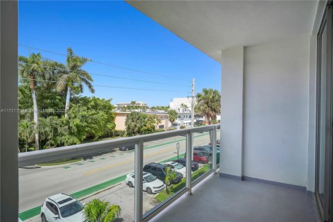 Condo in Bay Harbor Islands, Florida, 1 bedroom  № 1865758 - photo 30