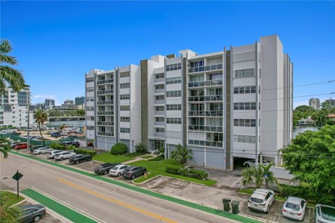 Condo in Bay Harbor Islands, Florida, 1 bedroom  № 1865758 - photo 1
