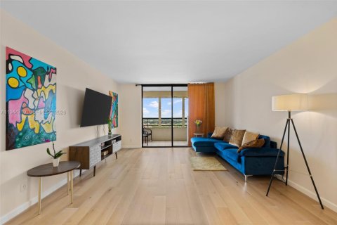 Copropriété à vendre à Hallandale Beach, Floride: 2 chambres, 130.06 m2 № 2001249 - photo 3