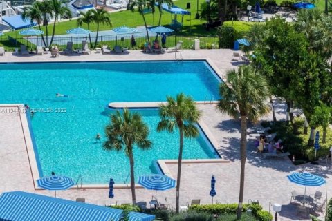 Copropriété à vendre à Hallandale Beach, Floride: 2 chambres, 130.06 m2 № 2001249 - photo 26