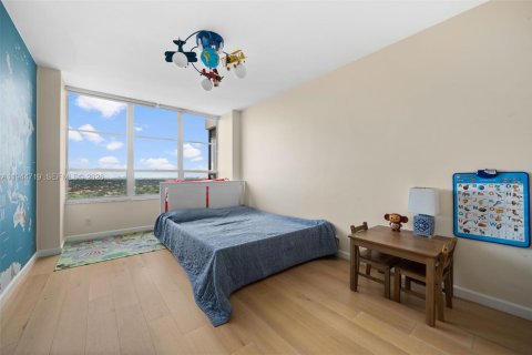 Copropriété à vendre à Hallandale Beach, Floride: 2 chambres, 130.06 m2 № 2001249 - photo 15