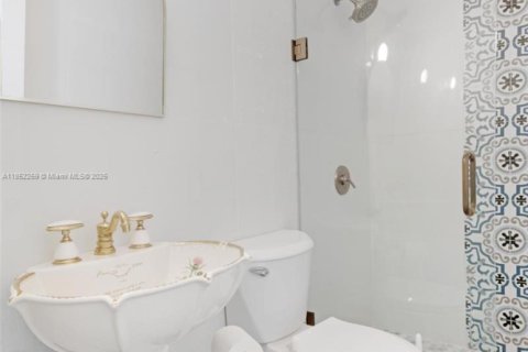 House in Lake Worth, Florida 5 bedrooms, 144.56 sq.m. № 1879021 - photo 4