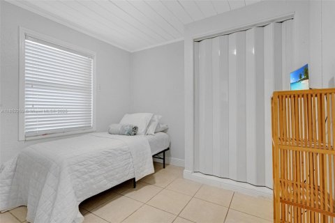House in Lake Worth, Florida 5 bedrooms, 144.56 sq.m. № 1879021 - photo 8