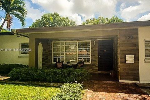 House in North Miami, Florida 4 bedrooms, 154.4 sq.m. № 2152592 - photo 22