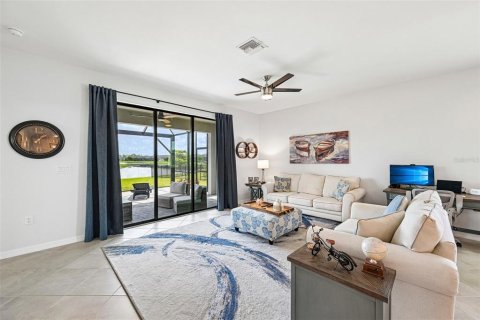 House in Port Charlotte, Florida 3 bedrooms, 169.27 sq.m. № 2396363 - photo 3