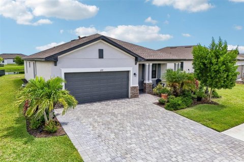 House in Port Charlotte, Florida 3 bedrooms, 169.27 sq.m. № 2396363
