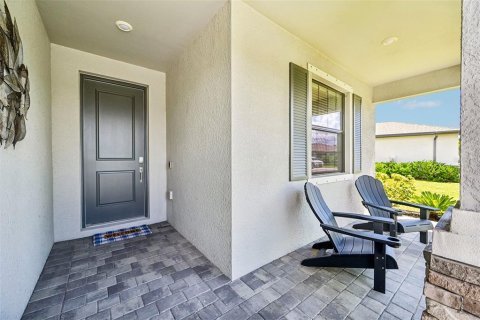 House in Port Charlotte, Florida 3 bedrooms, 169.27 sq.m. № 2396363 - photo 2